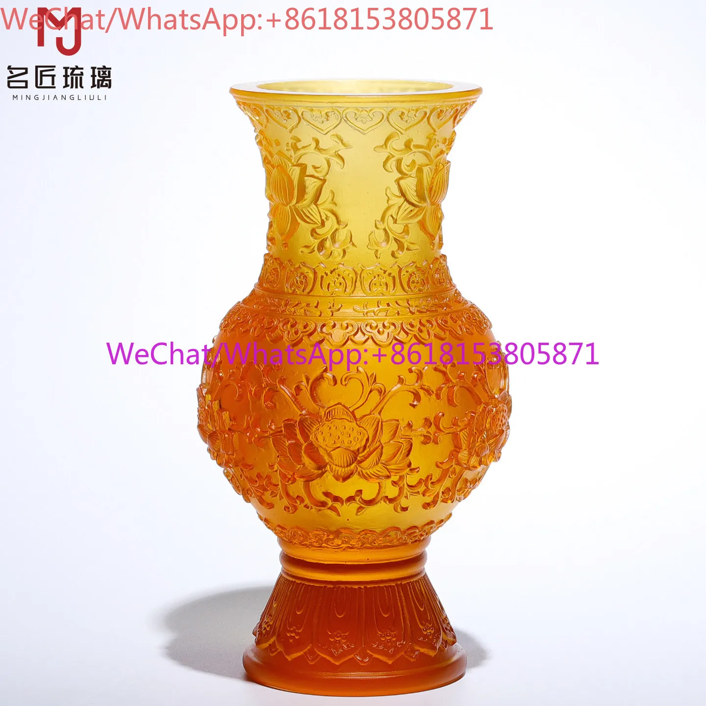 A pair of ornaments, light luxury and high-end moving house gifts, enshrined in the Buddhist hall