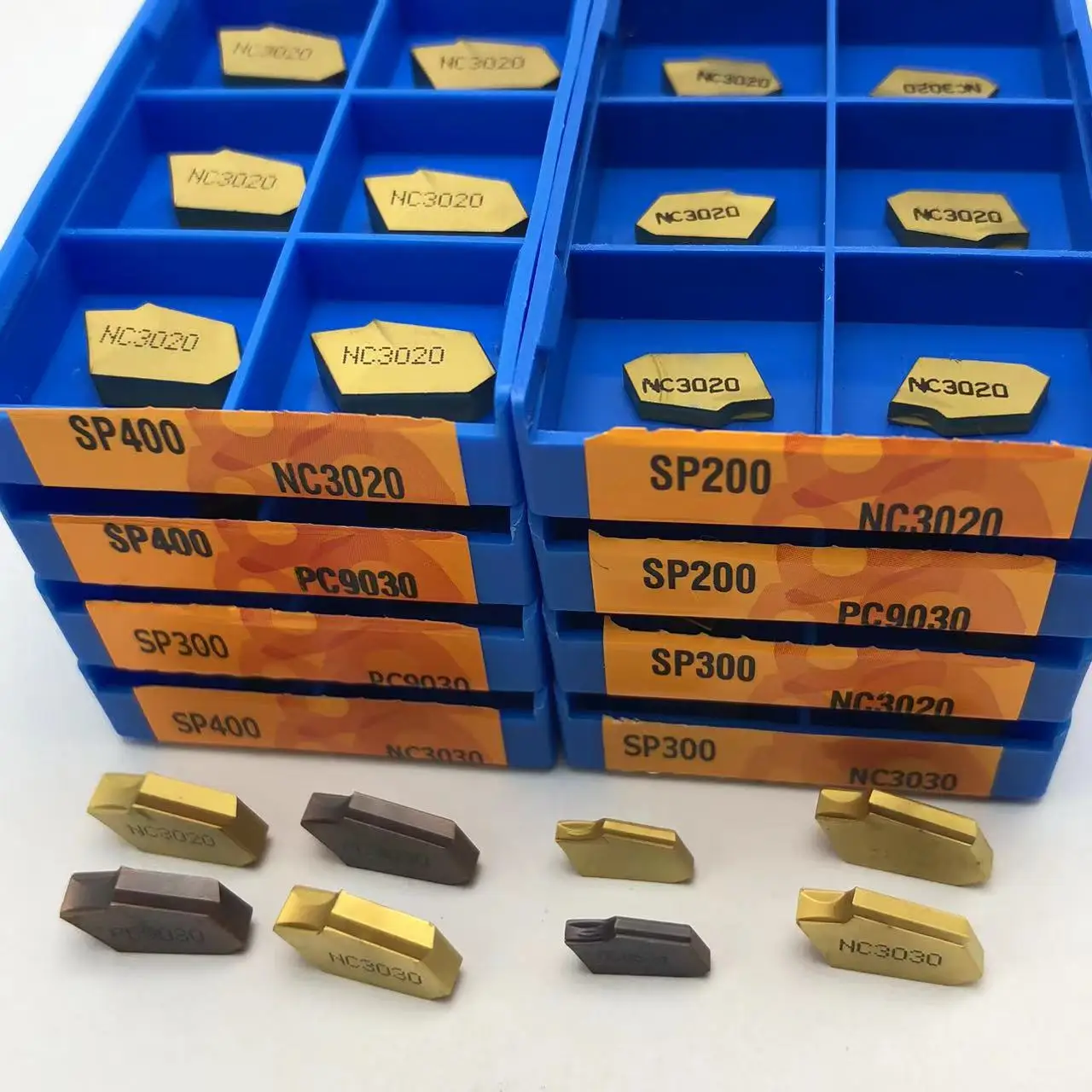 Grooving inserts SP200 SP300 SP400 PC9030 NC3020 NC3030 grooving carbide inserts SP 300 lathe tools turning insert