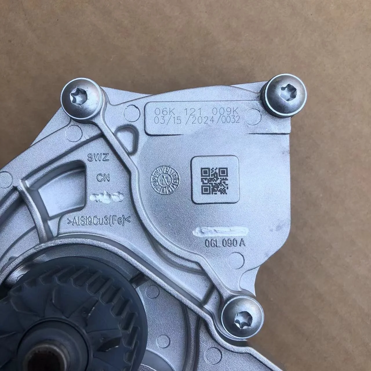 Per B8 Q5 A4 EA888 06K121009K 06K121009 06L121011 06L121011F Testa della pompa dell'acqua di alta qualità 06K121011