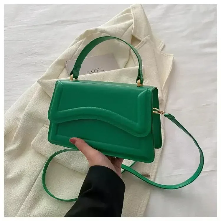 Hochwertige PU-Leder-Handtasche, Damen-Umhängetasche, einfarbig, Schultertasche, Crossbody-Tasche, kleine Tragetasche für Damen und Mädchen – Detail 19