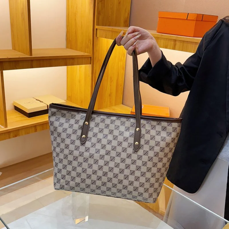 

Ladies Tote Bag Made Of Premium Leather Boasting High-End Paris Trendy Daily Look​