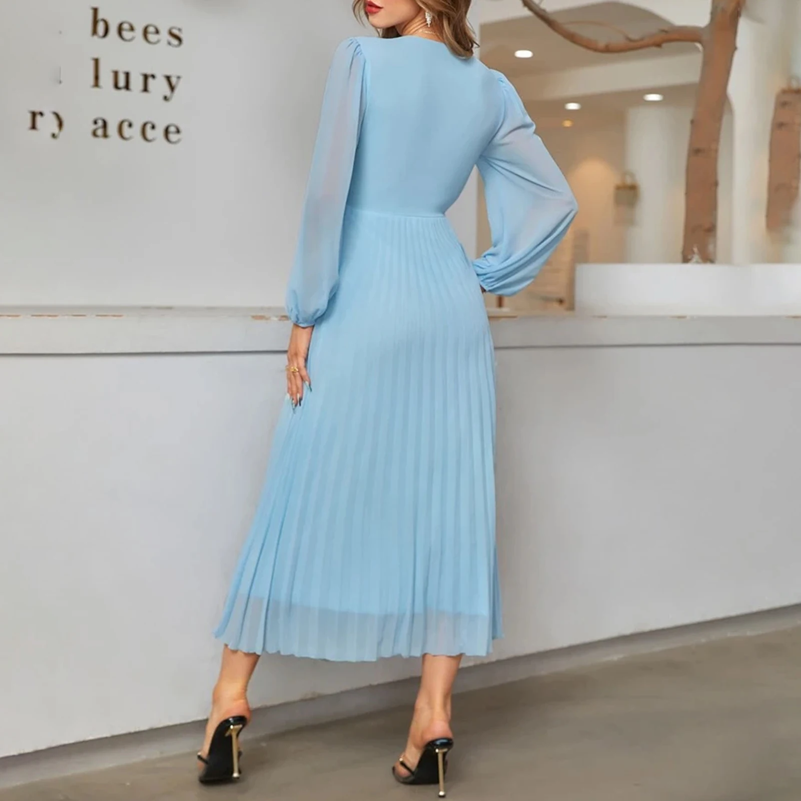 Elegant Tea-Length Prom Dresses 2023 Illusion Chiffon Long Sleeve Bridesmaid Gown Pleat Criss-Cross Neck Evening Party Dress