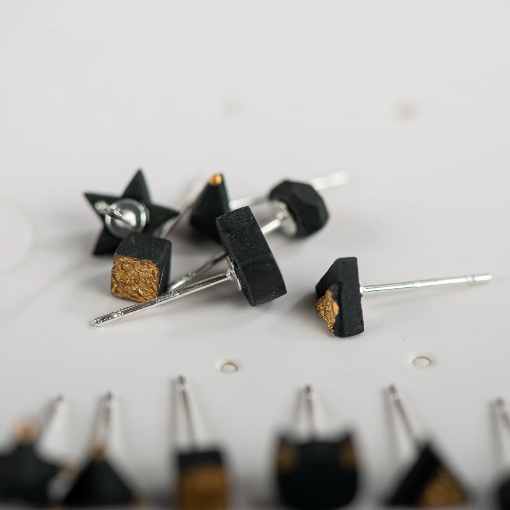 Vintage Black en Fine Ceramic Stud Earrings  Anti allergic Needle  Plated Porcelain Wholesale Gift Accessories #XN559
