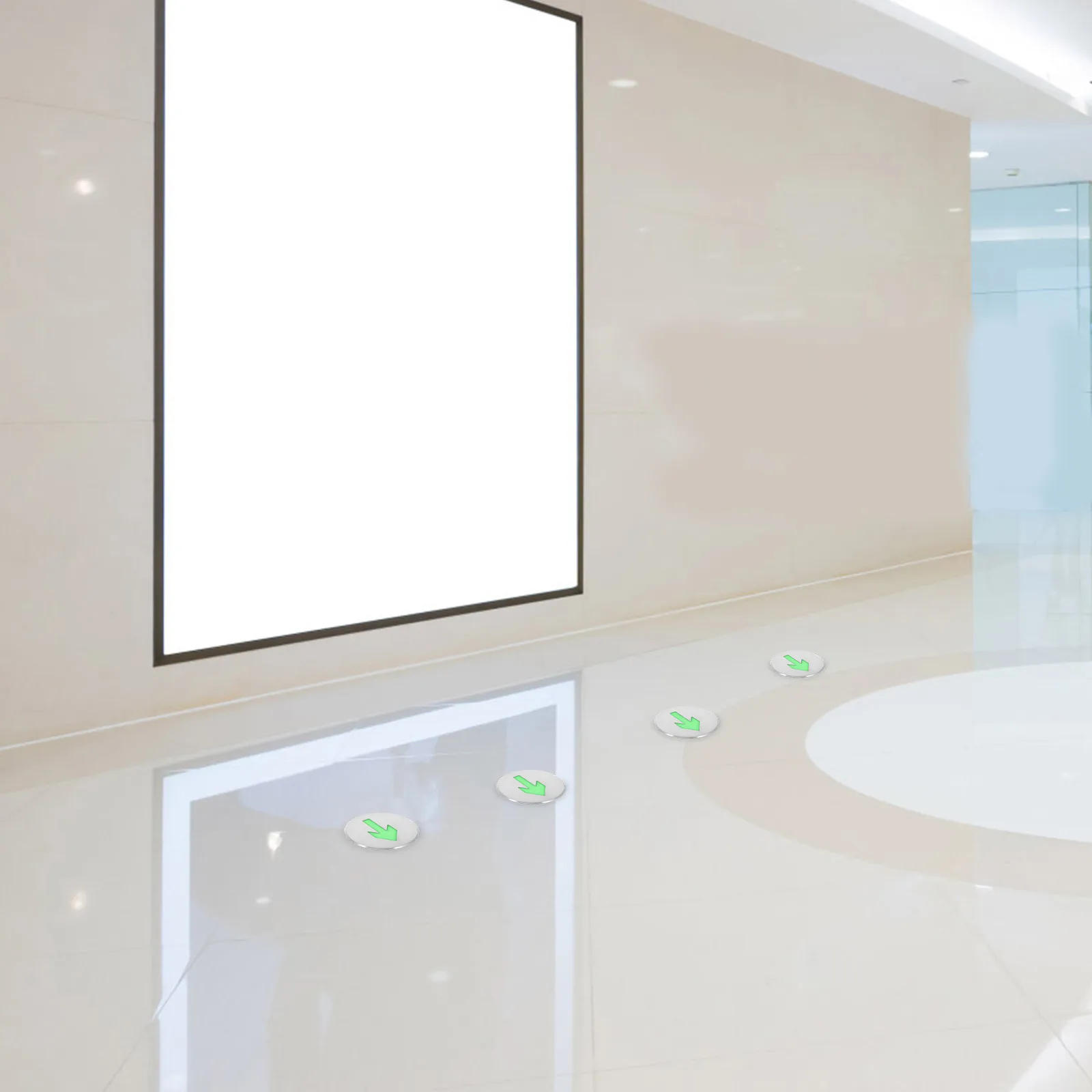 علامة أمان على شكل سهم متوهج لطوارئ الأرضية - علامة خروج ليلية مضيئة للسلامة من الحرائق من الفولاذ المقاوم للصدأ