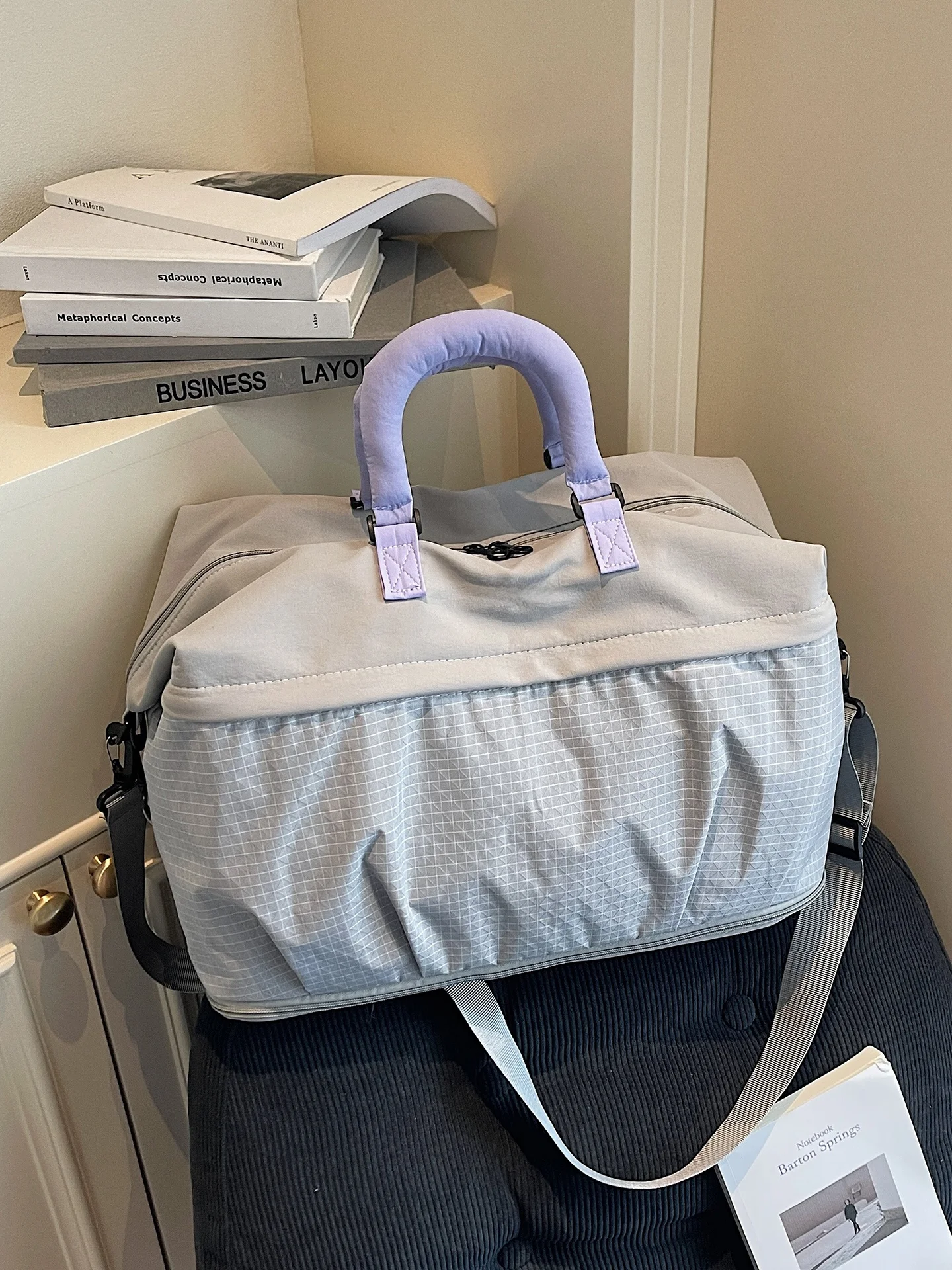 

Легкая вместительная спортивная сумка для фитнеса, дорожная сумка для коротких поездок и деловых путешествий, модная дорожная сумка для молодых мужчин.