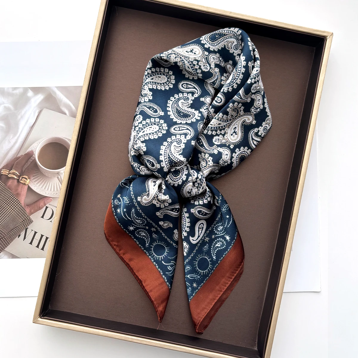 Retro Paisley-Schal für Damen, Imitations-Halstücher, Foulard, Bandana, Hijab, Haarbänder, quadratische Schals, Wickeltücher – Detail 5
