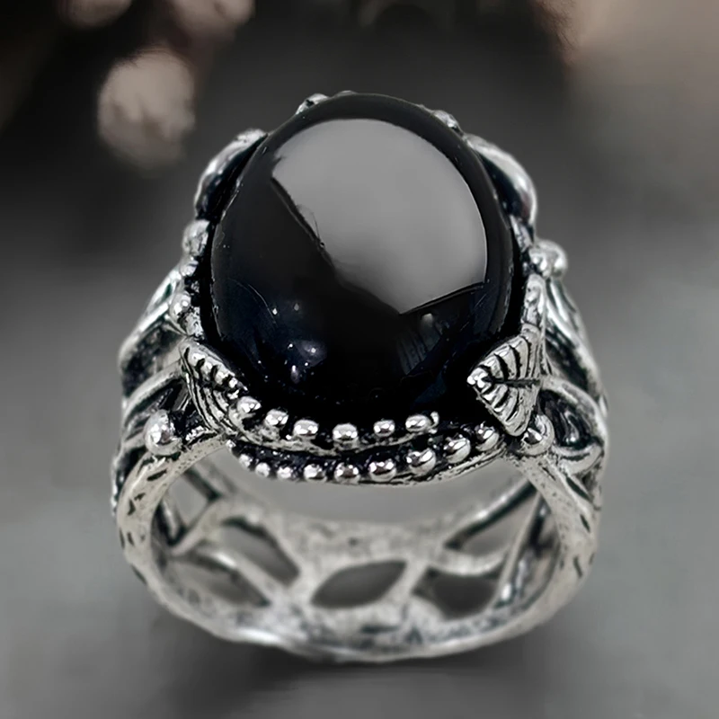 Huitan Big Oval Black Stone Hollow Leaf Band Women Rings Antique Silver Plated Vintage Floral Female Rings Daily Party Jewelry