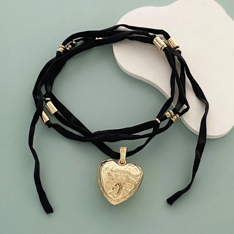 Modern Jewelry Popular Style Long Black Cord Heart Pendant Necklace For Women Female Gifts Exaggerative Accessories Hot Sale