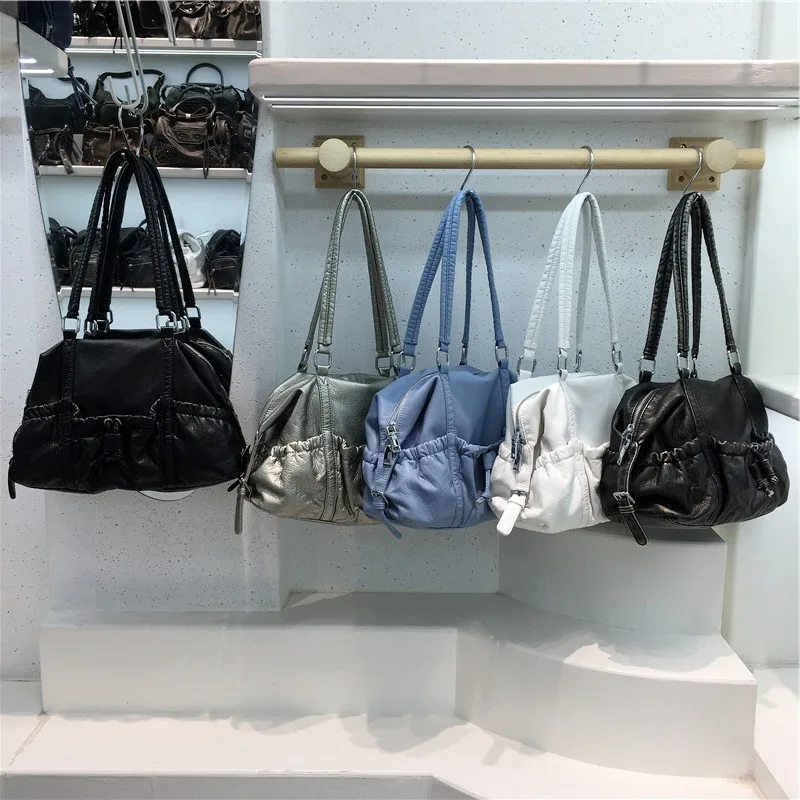 

Новинка 2023 года, плиссированная сумка на плечо из мягкой кожи, универсальная портативная сумка-тоут с несколькими карманами, локомотив, подмышки, большая вмести...