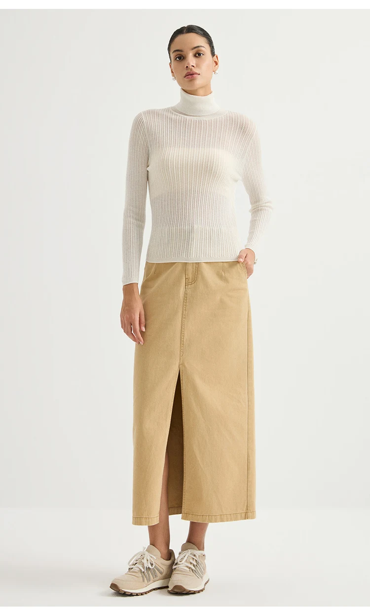 BY3621692 Damen Rollkragenpullover aus Wollmischung, Zopfmuster, lange Ärmel, Manschetten mit Kettendetail, dezenter Glanz, schmale Passform, Frühherbst – Detail 7