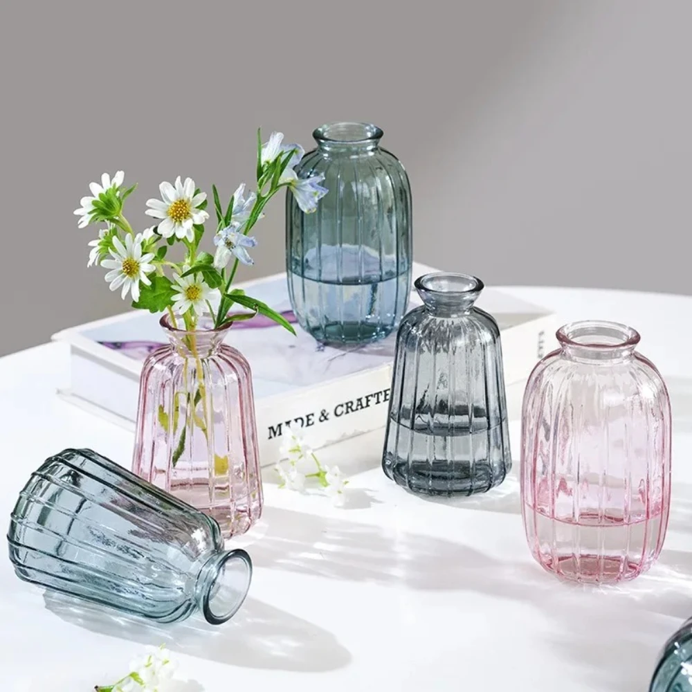 Nordic Ribbed Glass Vase Colored Transparent Hydroponic Flowers Arrangement Vase for Modern Home Office Wedding Table Decor