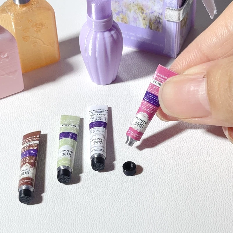 2pcs Dollhouse Miniature Hand Cream Makeup Scene Decor Doll House Accessories Mini Beauty Props