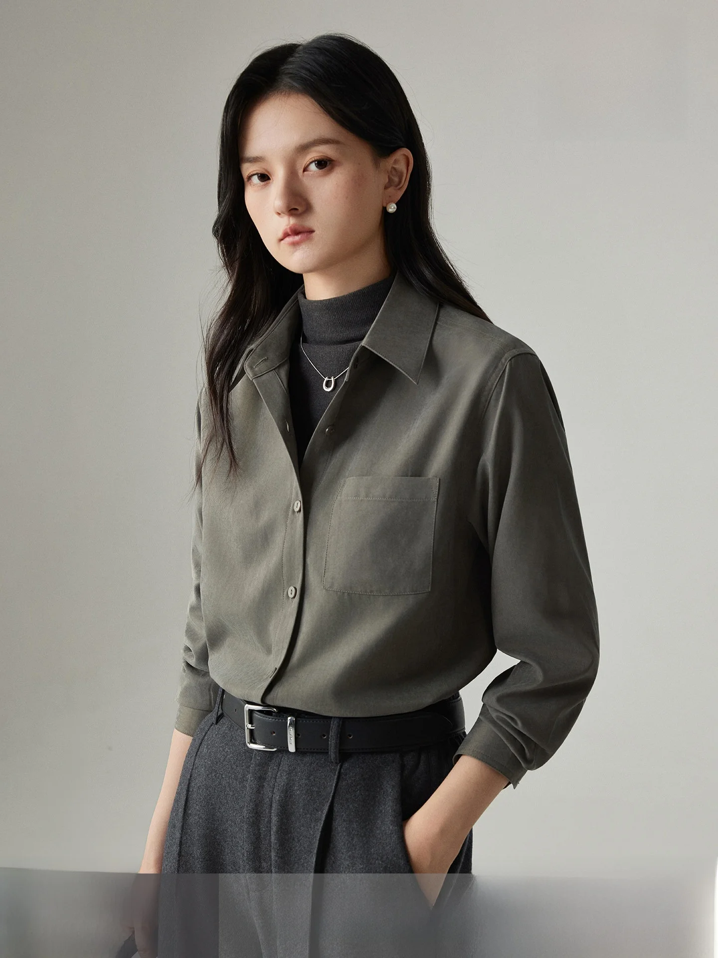 

Женская мягкая вельветовая рубашка Yake Home: повседневная, для офиса, на весну-осень, с воротником, длинным рукавом, стандартный крой, теплая