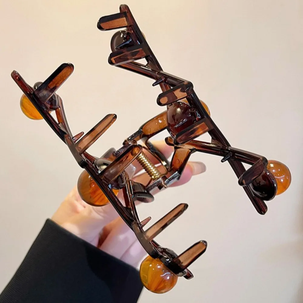 

Fashion Matte Pearl Hair Claw Plastic Hollow Bead Hair Grab Ponytail Holder Korean Style Large Shark Clip Ladies