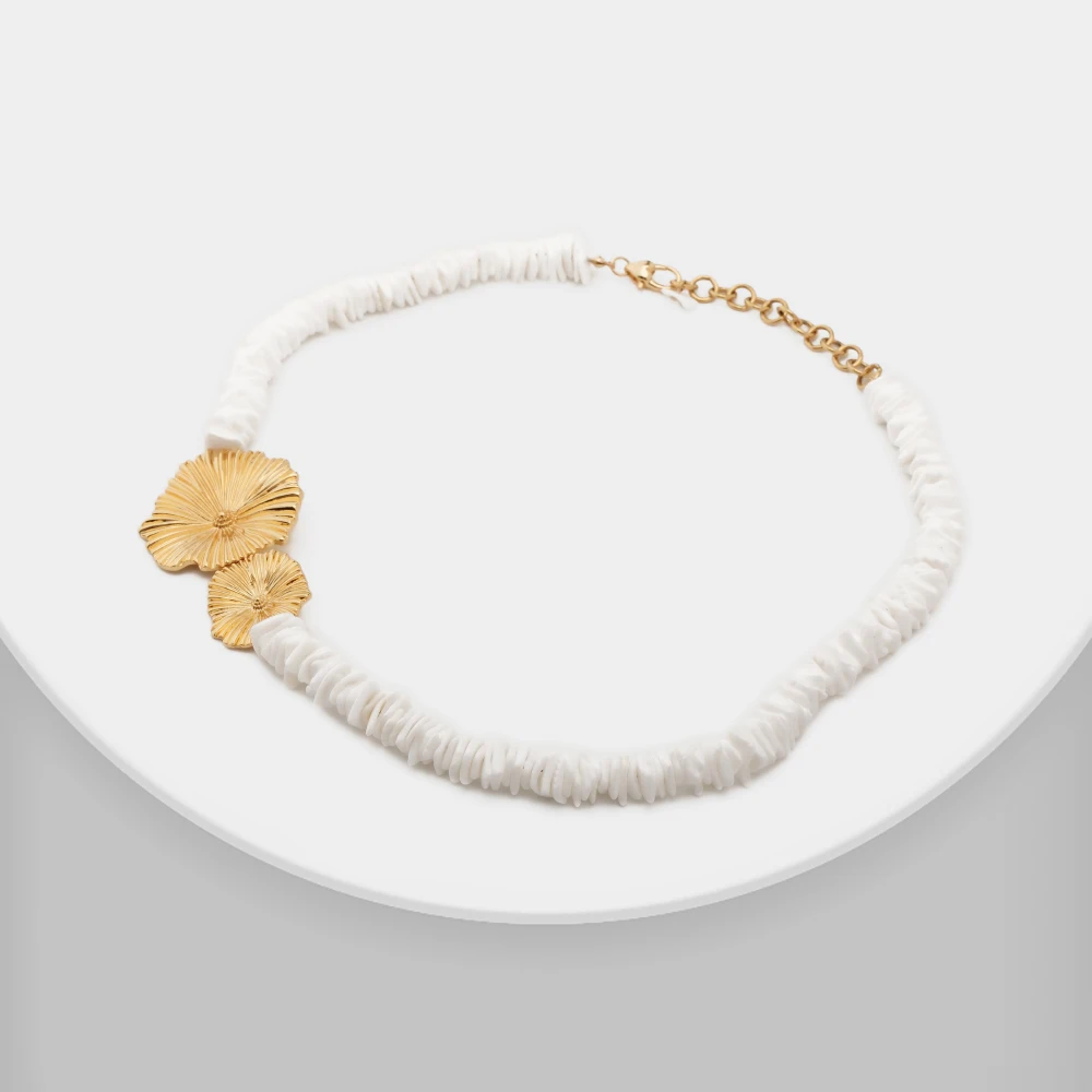 Amorita Boutique Vintage Textured Leaf Natural Pearl Shell Necklace