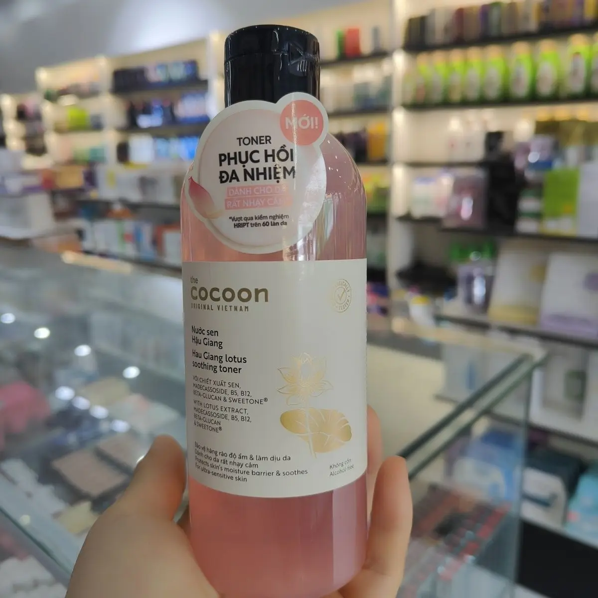 Alcohol-Free Viet 310ml Lotus Water – Soothes Sensitive Irritated Skin, Calms Flushing & Tightness, For All Types, Gentle Liquid