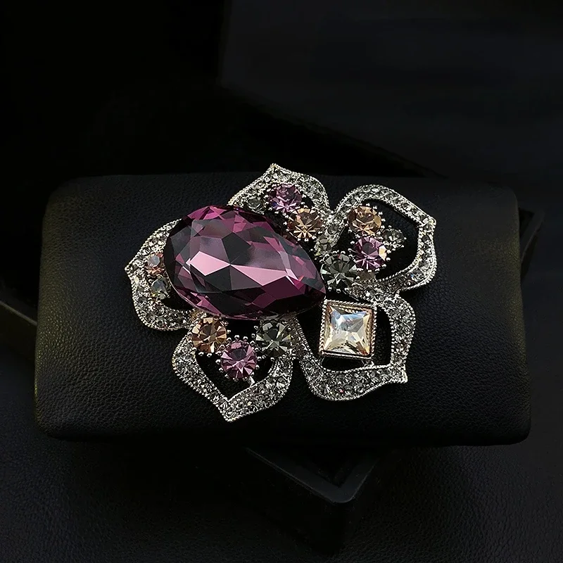 

Exquisite Retro Coat Brooch High-End Women Purple Corsage Luxury Ancient High-Grade Pin Accessories Rhinestone Jewelry Gifts Pin