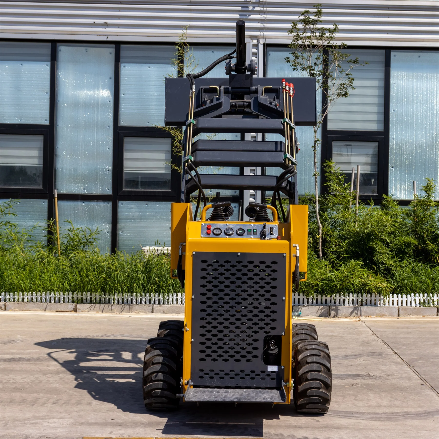 Minicaricabatteria elettrico con telecomando per 150 metri