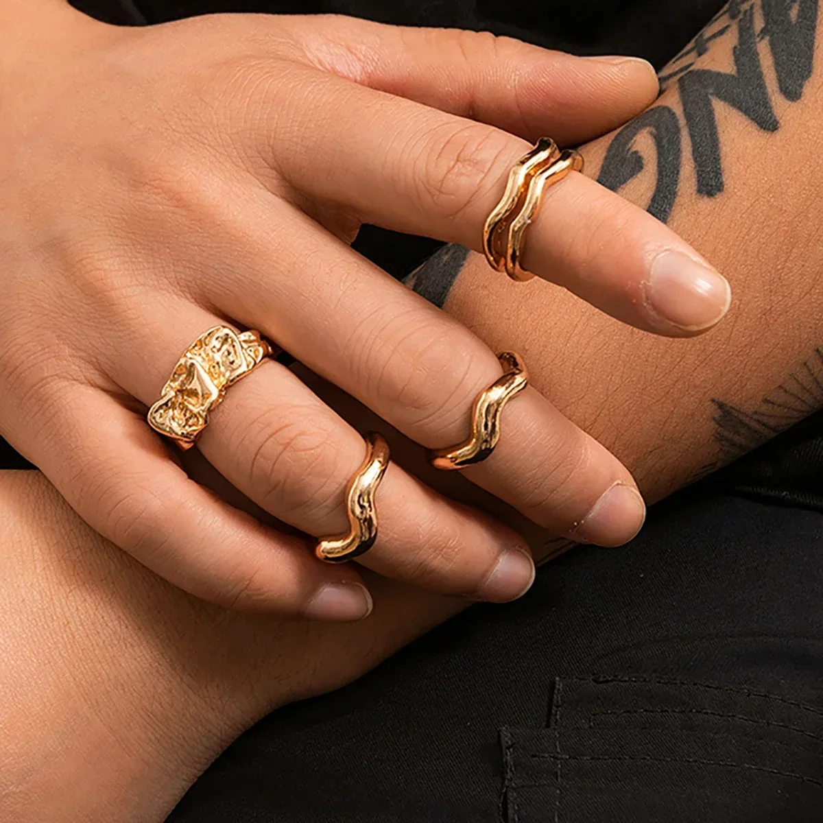 Salircon 4Pcs Gothic Liquid Metal Ring Punk Simple Adjustable Opening Wave Ring Set Men's Temperament Jewelry