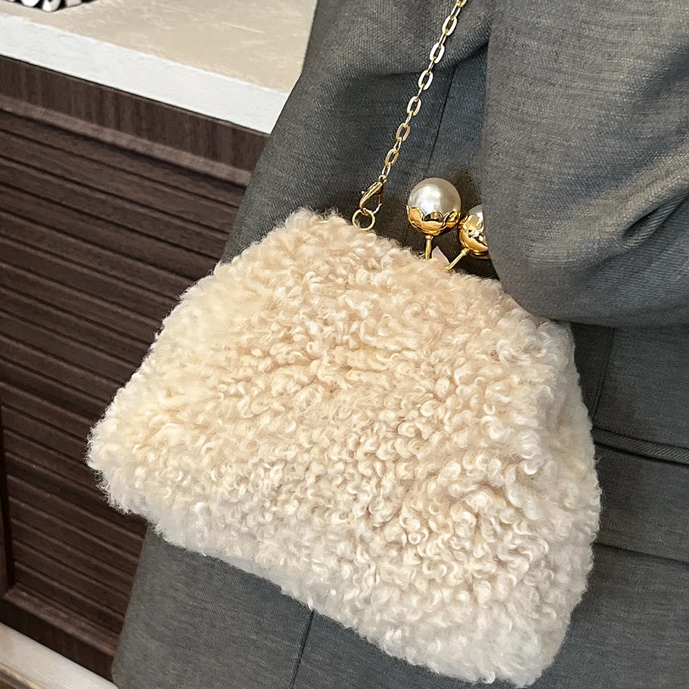 

Ручная сумка с зажимом из овечьей шерсти, осень-зима, однотонные высококачественные сумки на плечо, модная пушистая сумка через плечо с цепочкой