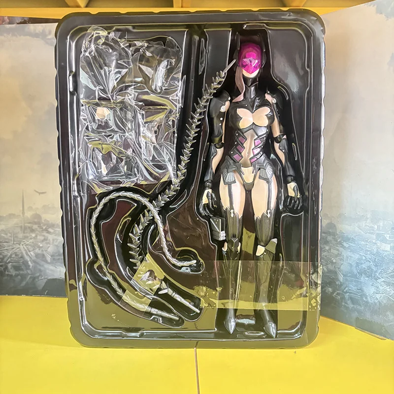 Figurine Catwoman PLAY ARTS chat femme figurine Selina par Tetsuya Nomura le chevalier noir monte Kyle modèle jouet cadeaux décoration