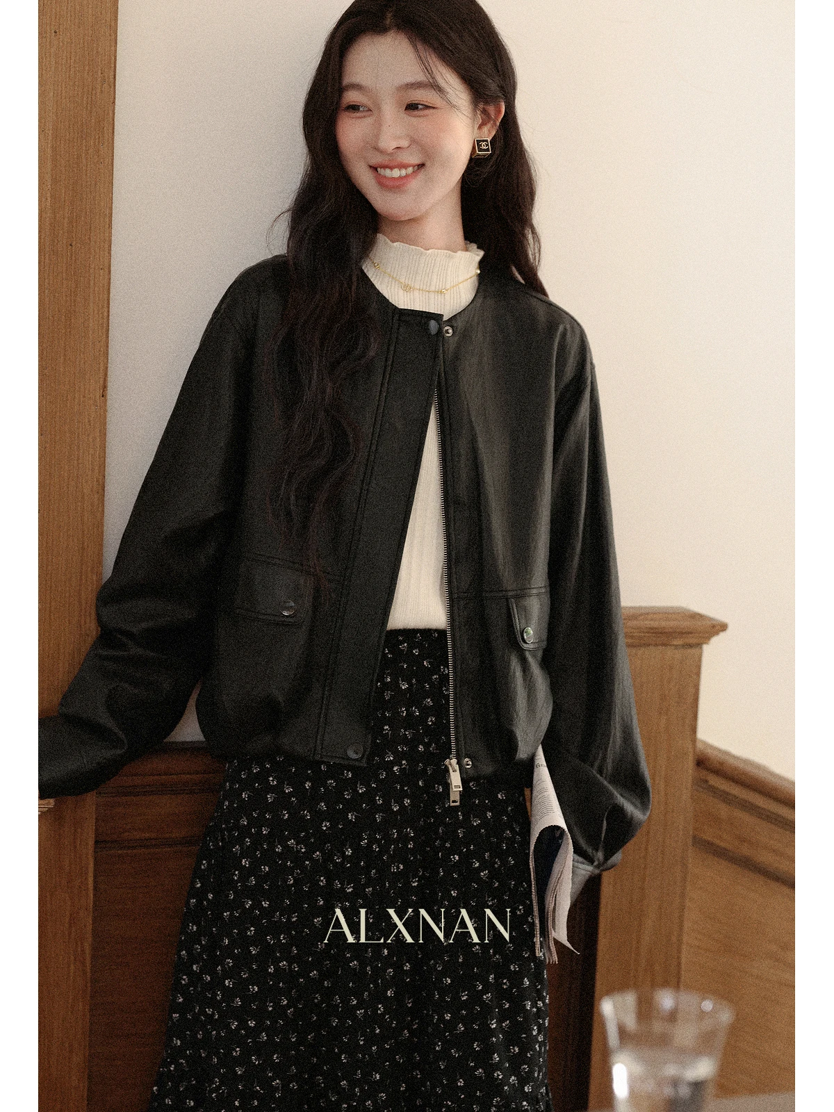 

Ele Bla round Ne Leather Jaet Simple Sle Commute Wind for Women New Arrival Spring Season Youth Friendly Coat