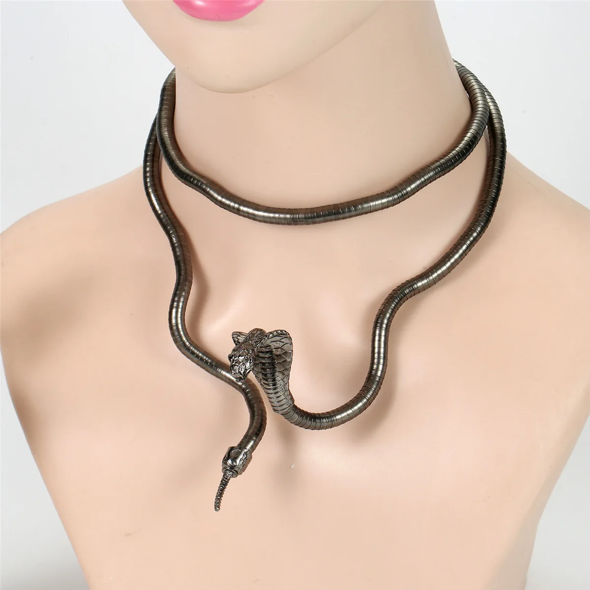 2025 Snake Curved Chunky Stretch Necklace Bracelet Women Self-photo Jewelry Gothic Snake Clavicle Chain Choker Bangle