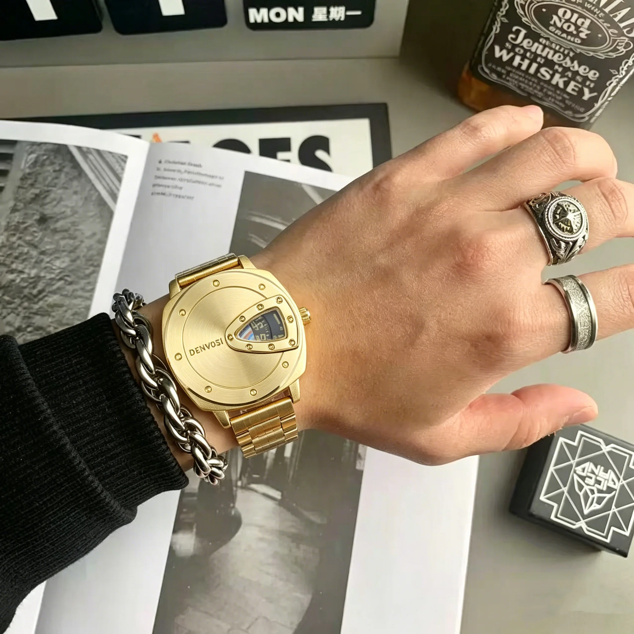 DENVOSI Creative Men's Watch, Cool Triangular Display Dial, Stylish and Unique Quartz Watch, Suitable for Daily Wear and Gifts