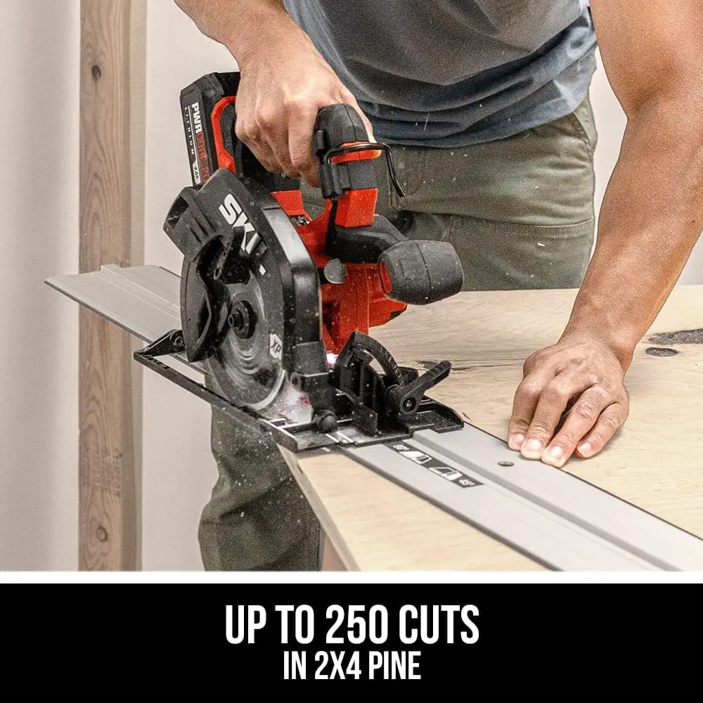 SKIL PWR CORE 20™ Brushless 20V 7-1/4 In.5300 RPM, Circular Saw Kit Includes 4.0Ah Lithium Battery and Quick Charger- CR5440B-10