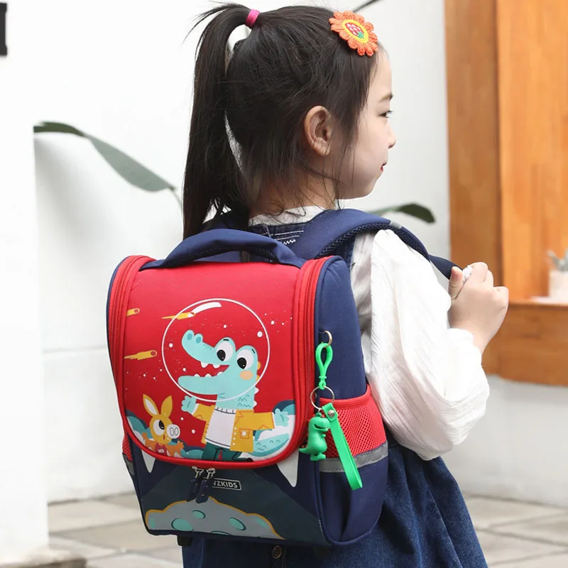 Mochila leve impermeável para crianças, saco bonito dos desenhos animados, saco de escola primária infantil, portátil de alta qualidade, colorido