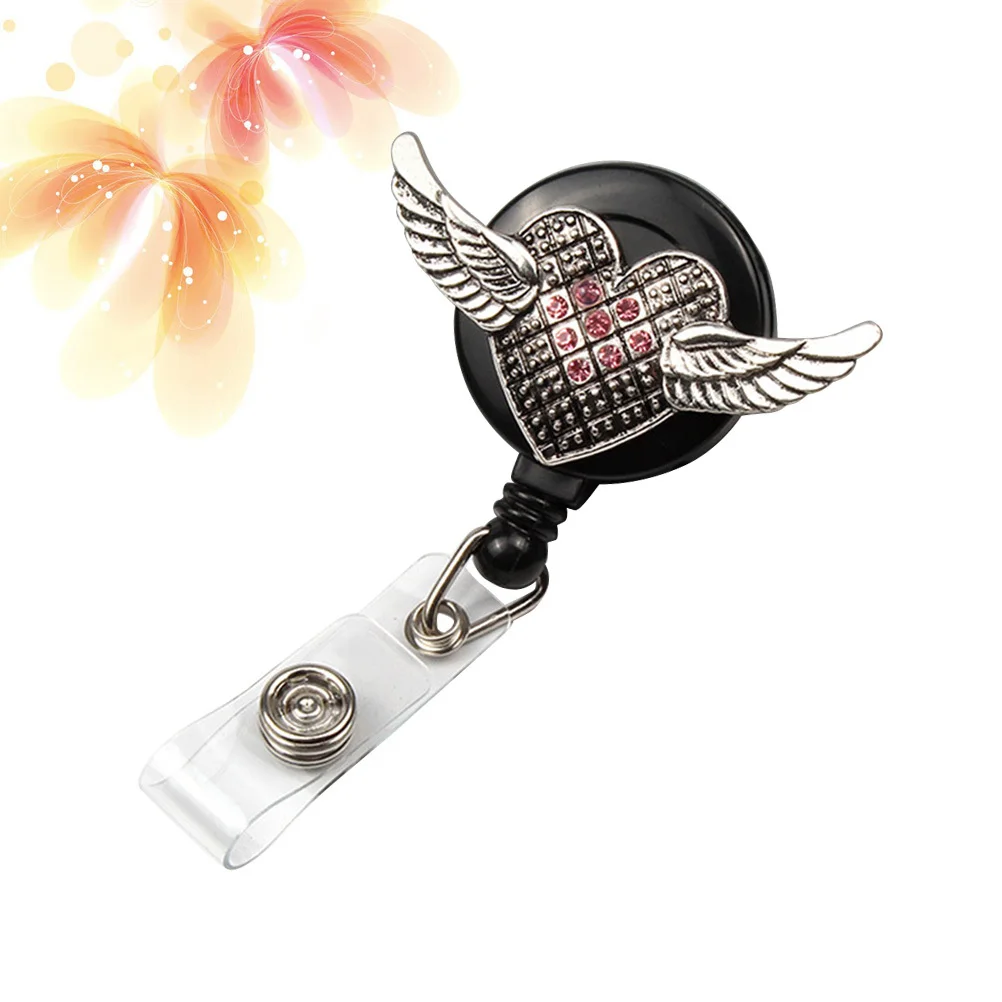 بكرة شارة الهوية بتصميم على شكل جناح وردي، حامل علامة اسم قابل للسحب لطلاب الممرضات المكتبية، مشبك تلسكوبي سهل السحب #1