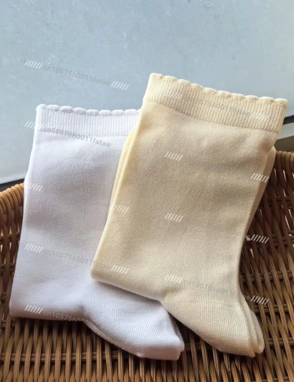 

5 пар модернизированных антибактериальных, дезодорантов, впитывающих пот, дышащих и не скатываются.