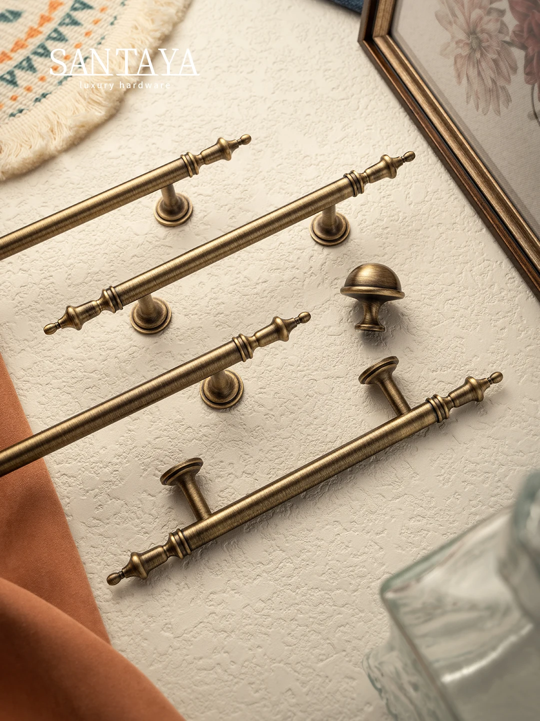 

Sataya Solid Antique Brass Handle Crown Type Brushed Kitchen Cabinet Pull Wardrobe Dresser Drawer Knob