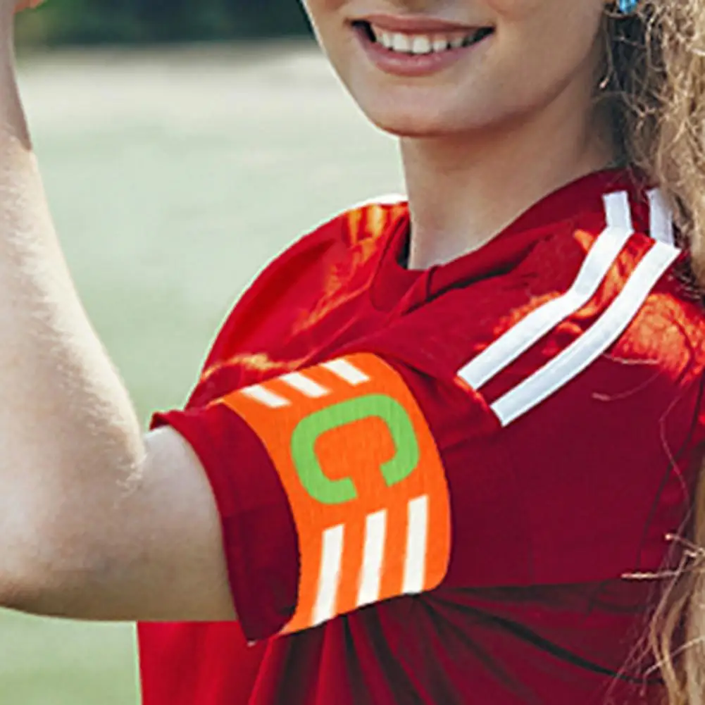 Forte nastro di fissaggio Accessorio per squadra sportiva Bracciale da calcio elastico regolabile per giocatori di giovani adulti Calcio Basket