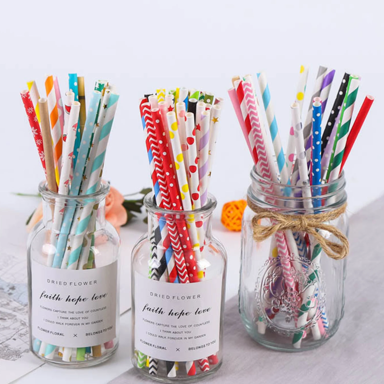 子供のための使い捨て紙ストロー,カラフルな飲用ジュース用キッ - Paper Straw Color のレビューと価格