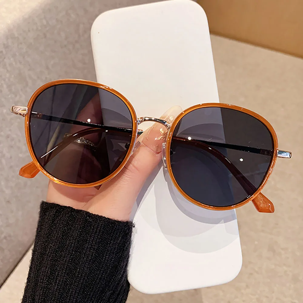 Luxury Metal Round Sunglasses Women UV400 Oversized Black Sun Glasses Elegant Lady Travel Driver Eyewear Gafas De Sol Mujer