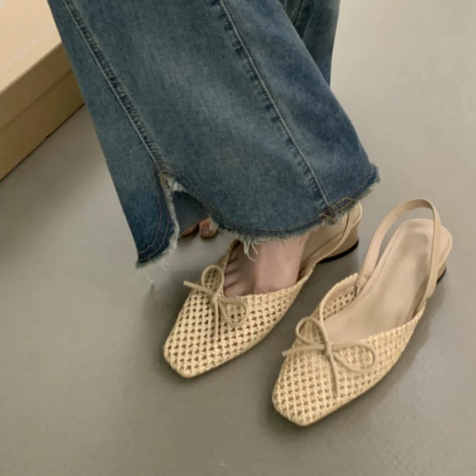 

Тканые шлепанцы с вырезами в стиле ретро, лето 2029, новый стиль, римские туфли с квадратным носком и бантом, женские туфли на массивном каблуке