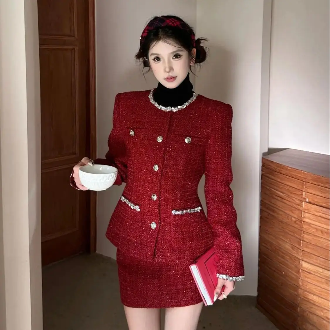 Celebrity Skirt Suit Small Fragrance Temperament Round Neck Studded Waist Coat Women 2024 Winter Hip-Covering