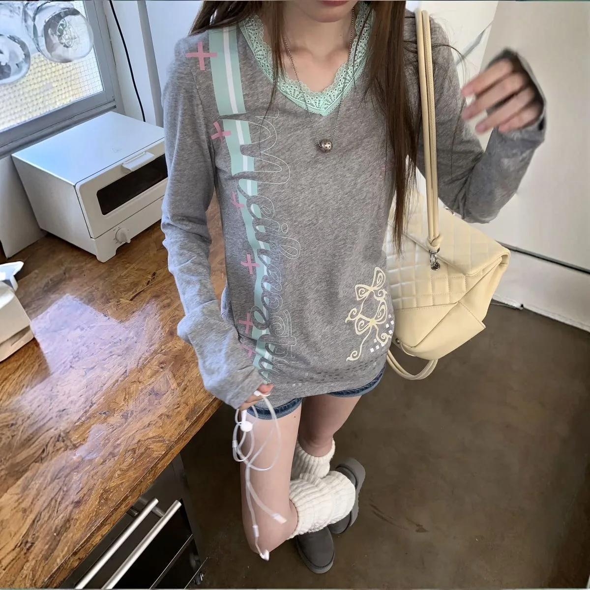 Y2K Kawaii Women Lace Trim V‑Neck Long Sleeve Top Graphic Print Thumb Hole Slim Fit Retro Grunge Aesthetic Tee Shirt