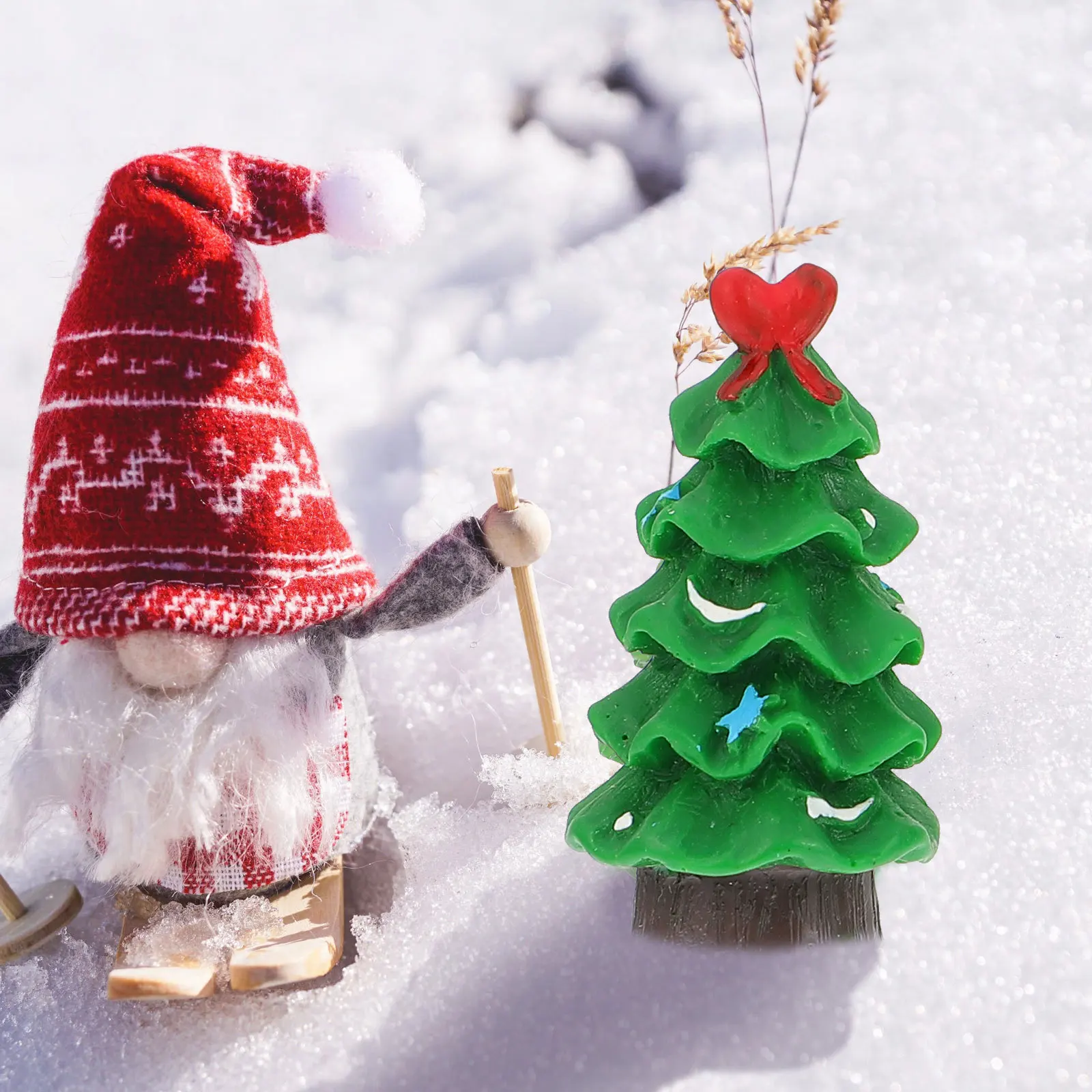 

20Pcs Snowman Mini Christmas Ornaments Resin for DIY Crafts Scrapbook Albums and Christmas Party Decoration Dollhouse Decoration