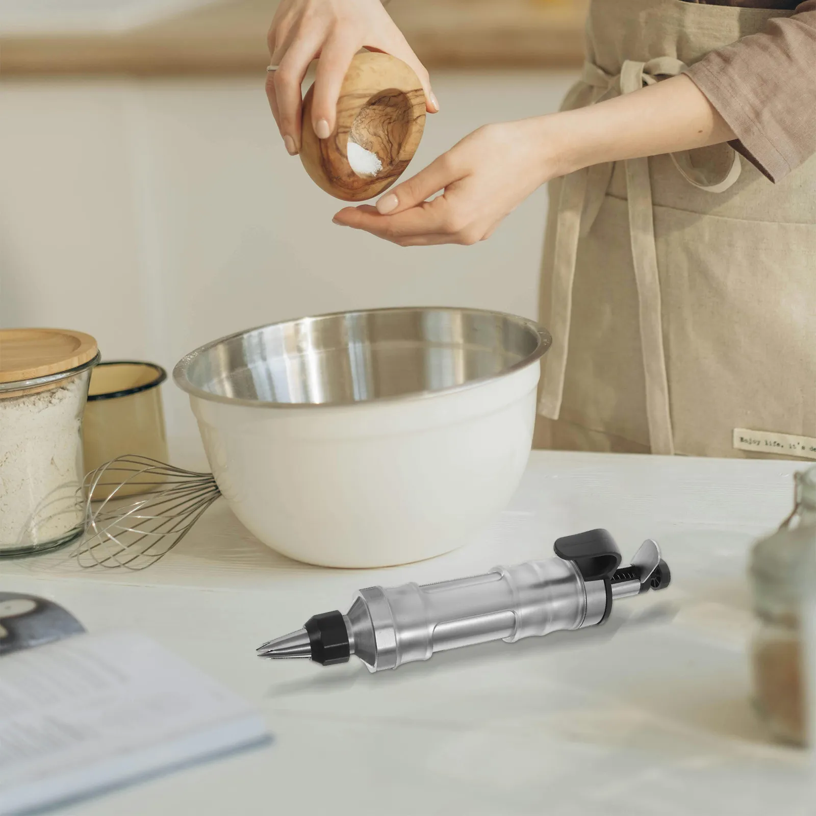 

1Pcs Ergonomic Handle Baking Tool Stainless Steel Cake Decorating Gadget for DIY Desserts Silver Cookie Maker Cookie Press