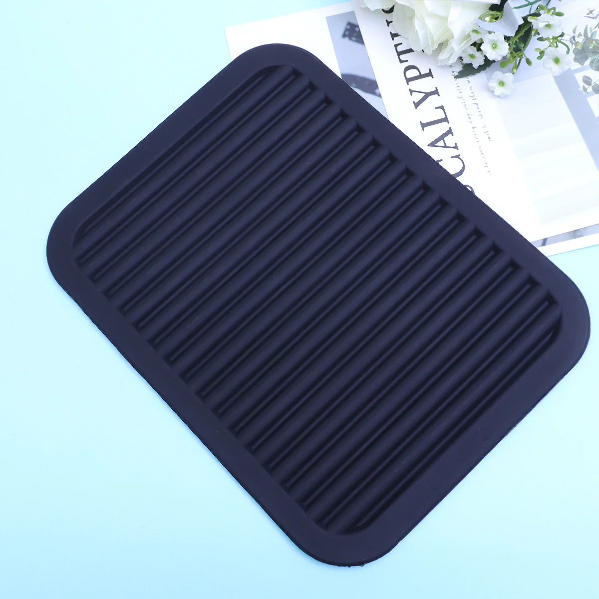 

Heat Resistant Silicone Insulation Mat Non-Slip Coaster for Tableware Protection Kitchen Cooking Accessory Black