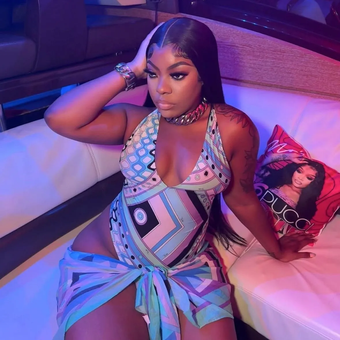 

Sexy Retro Pattern Print Bikini Swimsuit Sets 2025 Summer New Bodysuits And Scarf Swimwear Female Bathing Suit Beachwear