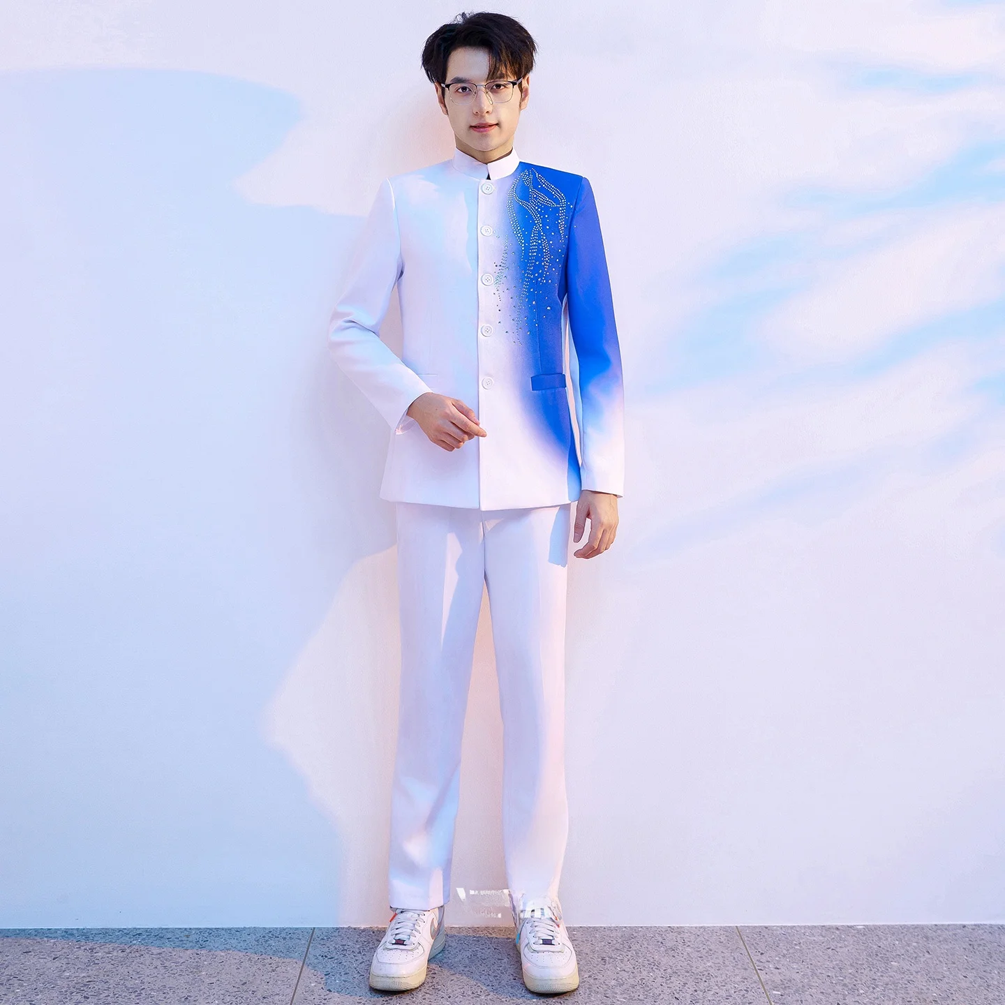 

Men's Modern Stage Performance Costume Tuxedo Suit Retro Sle Long Sve Stand Collar Evening Gown for Chorus ow Cetition