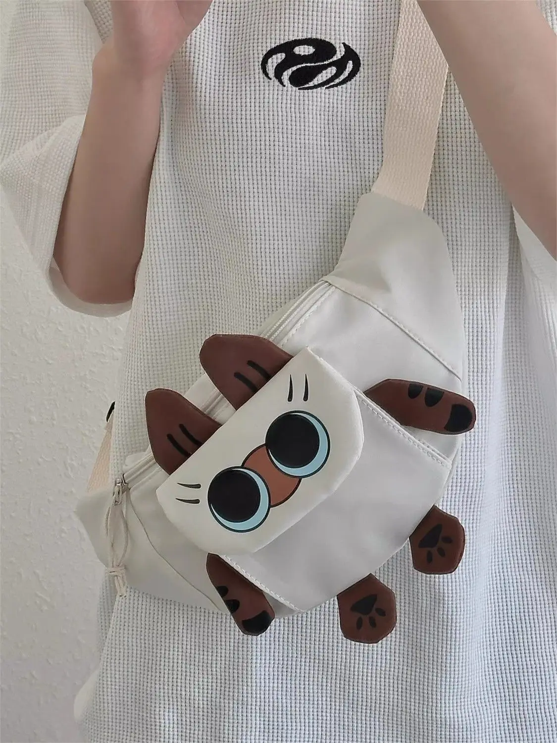 

Foufurieux Cute Kitten Crossbody Bag for Wonmen Summer Casual Versatile Cartoon Funny Pack Nylon Canvas Student Chest Bags