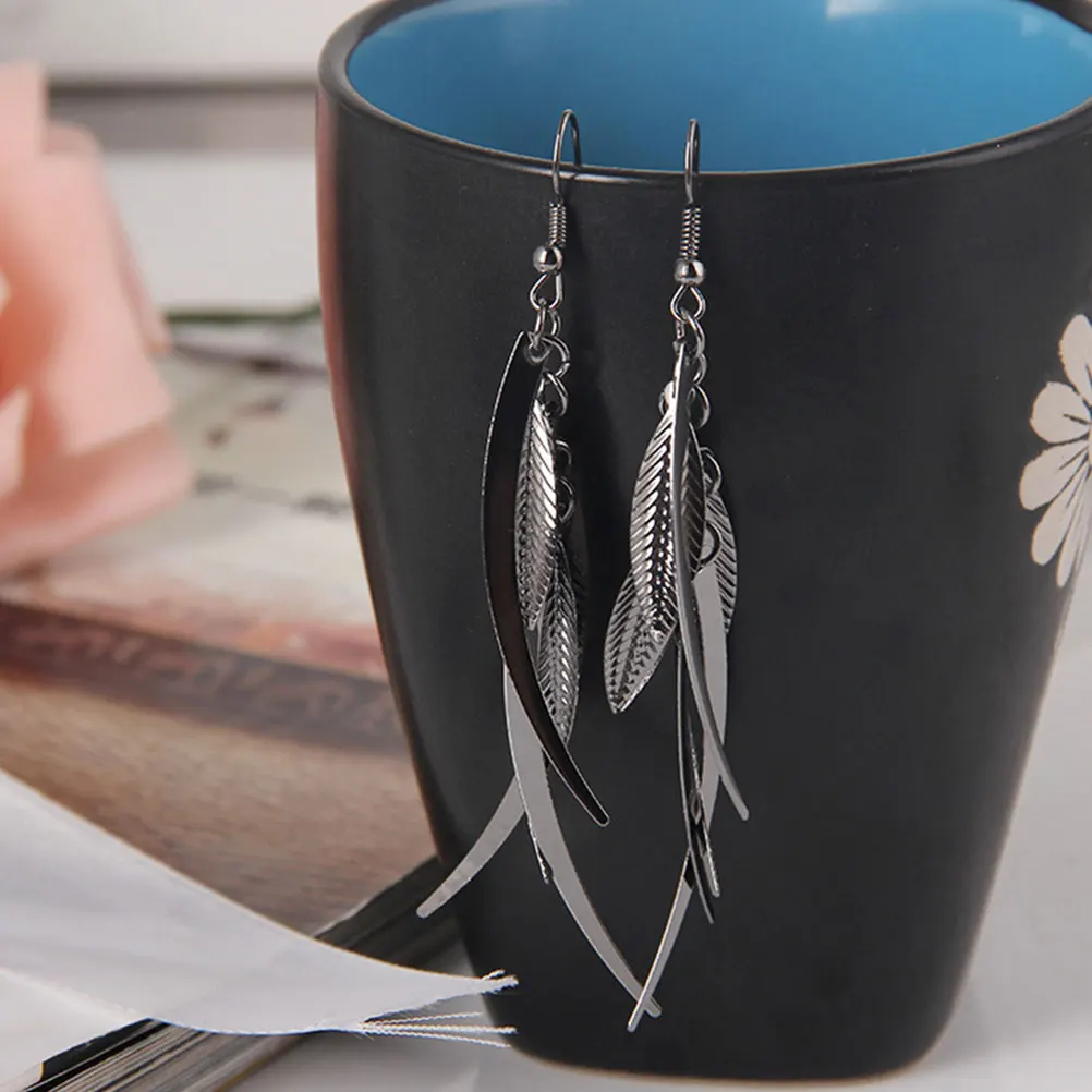 

Leaf Shaped Earrings 2 Pairs Alloy Dangling Long Tassel for Women Halloween Party Elegant Retro Leaf Drop Jewelry Gifts