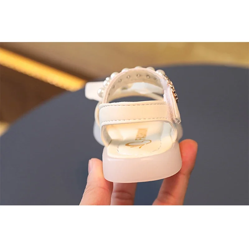 Soft Sole Girls Sandals 2024 New Baby Shoe Cute Walking Shoe Soft Leather Princess Shoe Rhinestone Crown Girl Shoes Kids Shoe