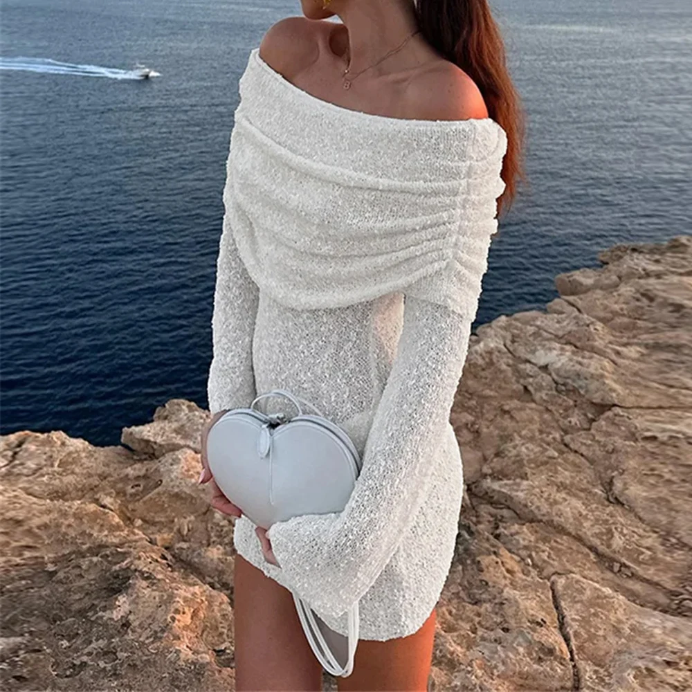 ชุดคลุมชายหาดแบบถักไหล่เดียวซีทรูชุดเดรสวันหยุดชายหาดของผู้หญิงครีมกันแดดสีทึบชุดเดรสสั้นเข้ารูป