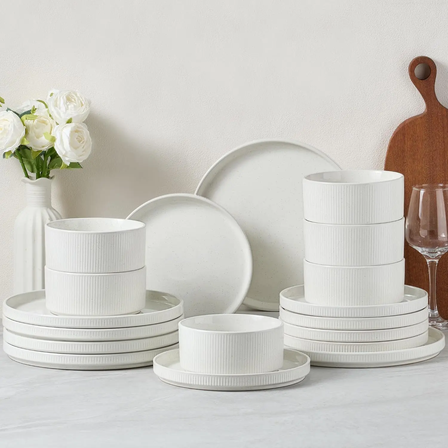 

Stoneware Dinnerware Sets, 18-Pieces Modern Plates and Bowls Sets, Kitchen Dinning Porcelain Dishes