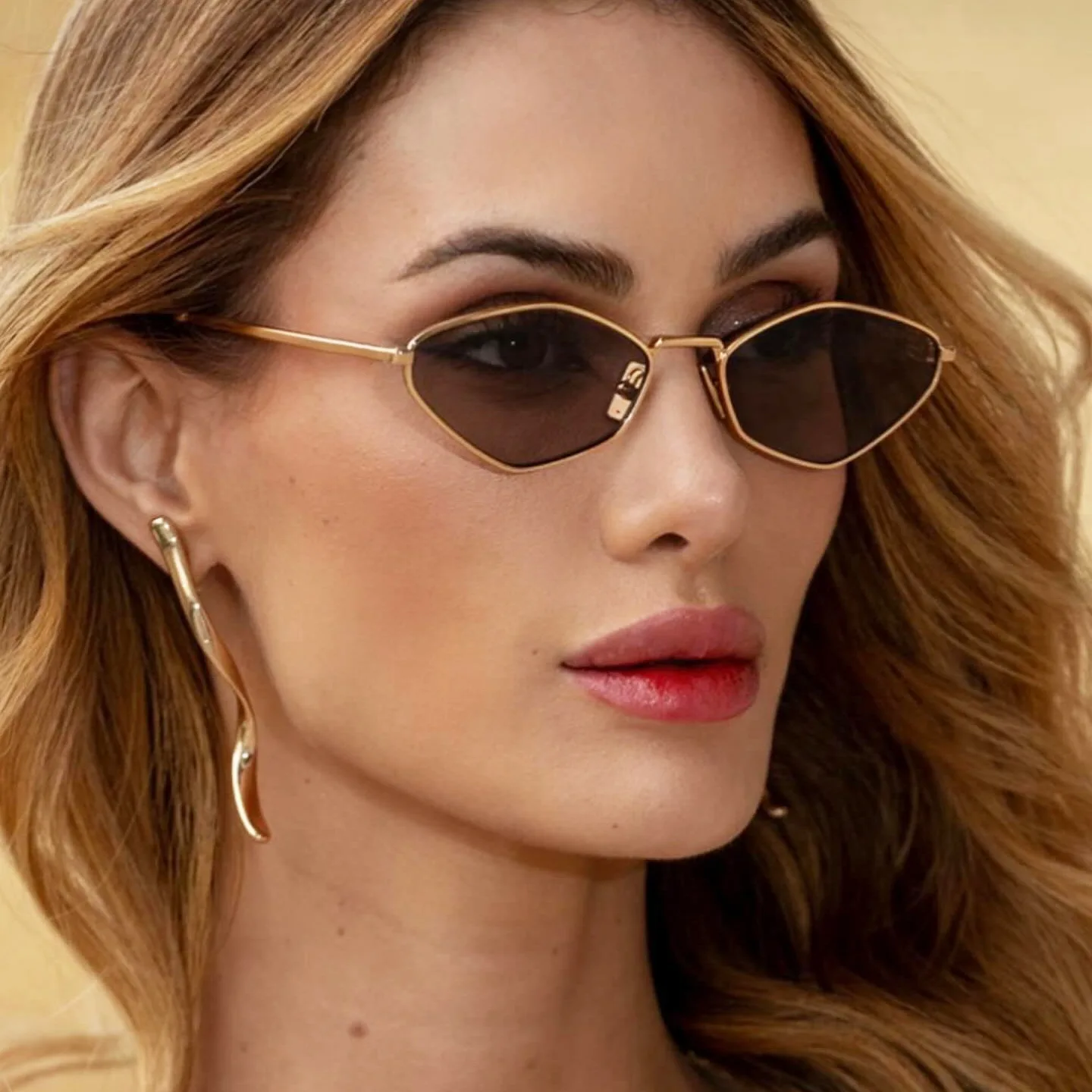 Modische Damen-Sonnenbrille mit Kleinem Polygonrahmen, Markendesigner Metallrahmen-Brille mit UV400-Schutz, Oculos – Detail 4